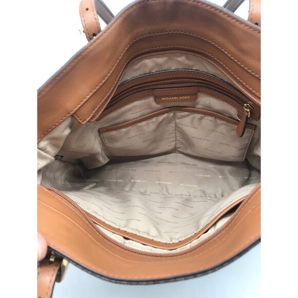Michael Kors Brown Signature Top Zip Bedford Pocket Tote - Picture 10 of 12
